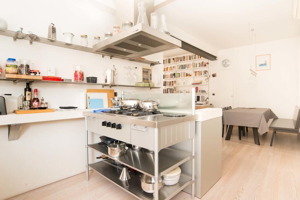 Ghetto Modern Apt For 4, Appartement