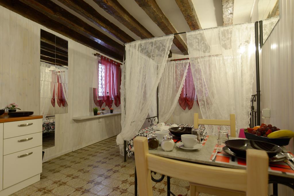 Mario 3631 Venice