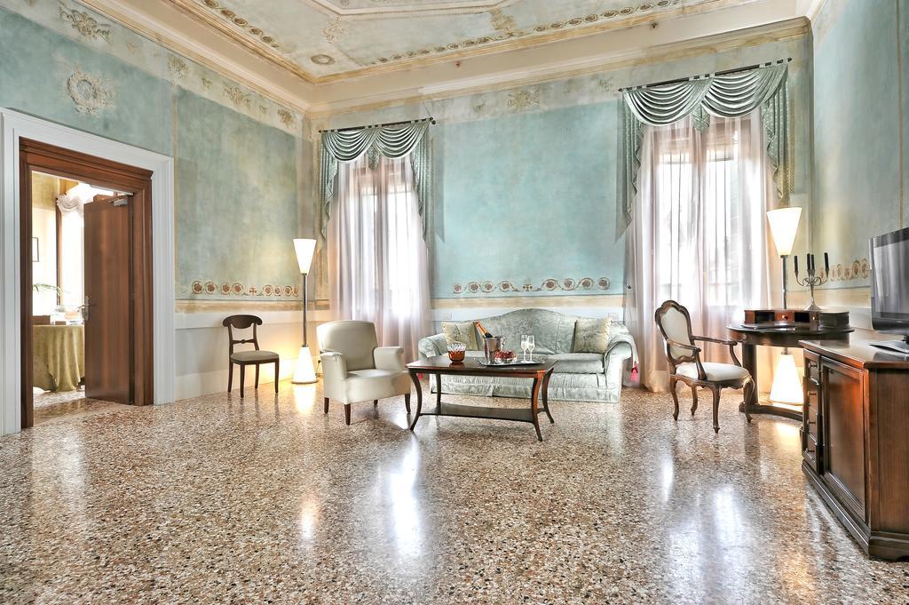 Palazzo Vitturi Hotel