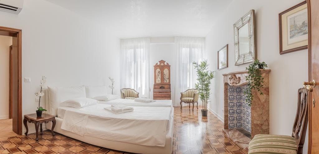Luxury On Grand Canal By Wonderful Italy * Venice