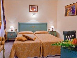 Henry Hotel 2*
