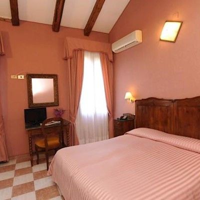 Rosa Hotel 2*