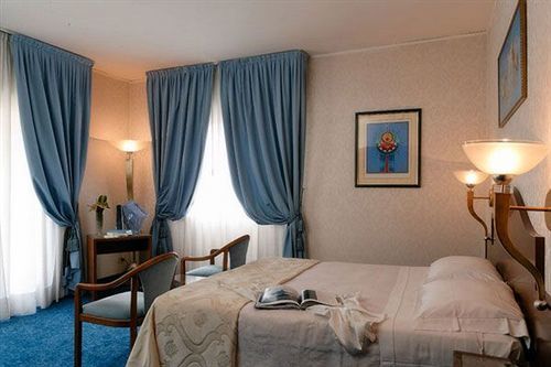 Amadeus Hotel 4*