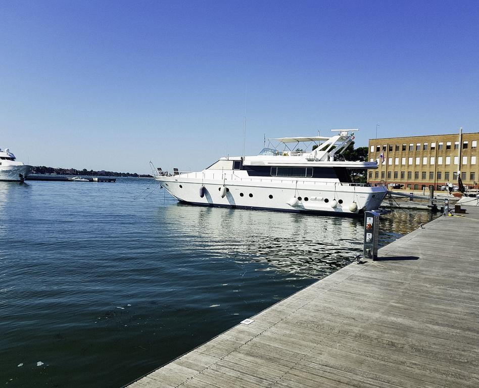 Yacht Diva *