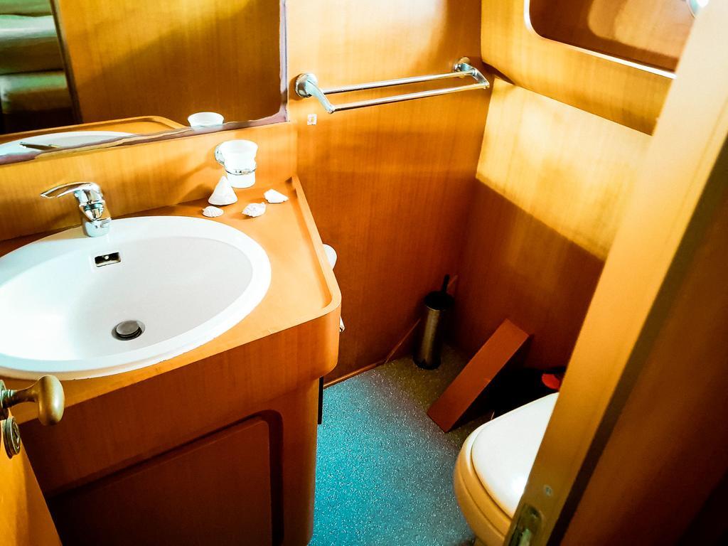 Yacht Diva * Venise