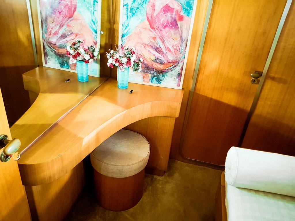 Bateau-hôtel Yacht Diva *
