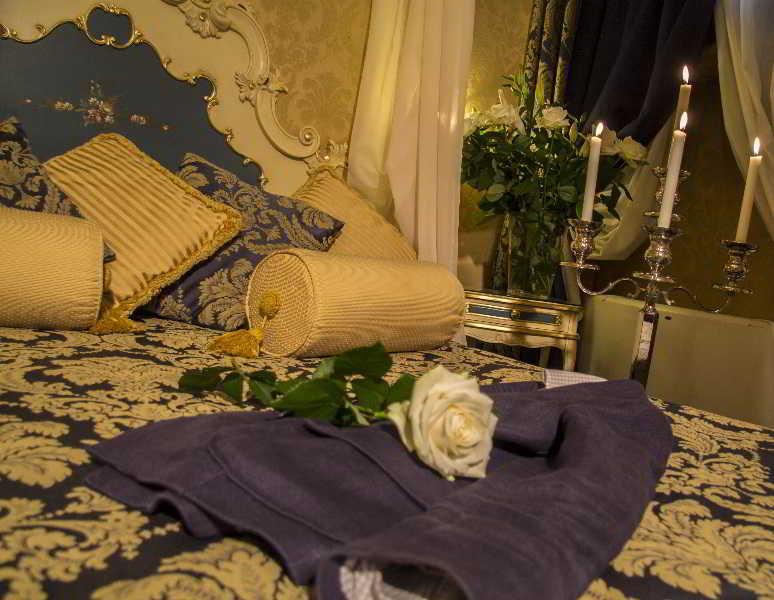 Becher 3* Venise