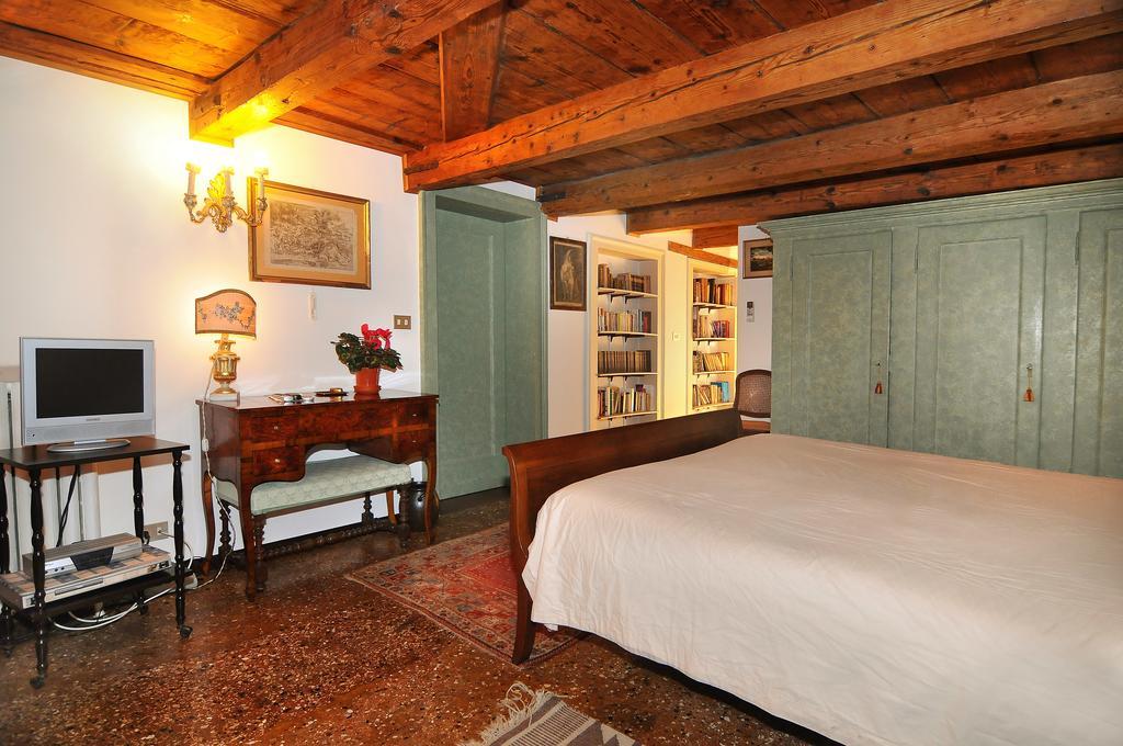 Palazzetto Da Schio * Venice