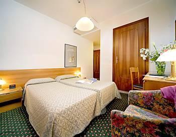 Commercio & Pellegrino Hotel 3*
