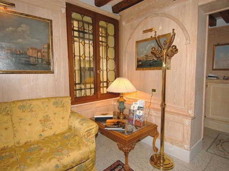 Guest house Daplace - Antica Casa Coppo 3*