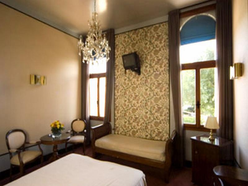 Hotel Santa Chiara 4*