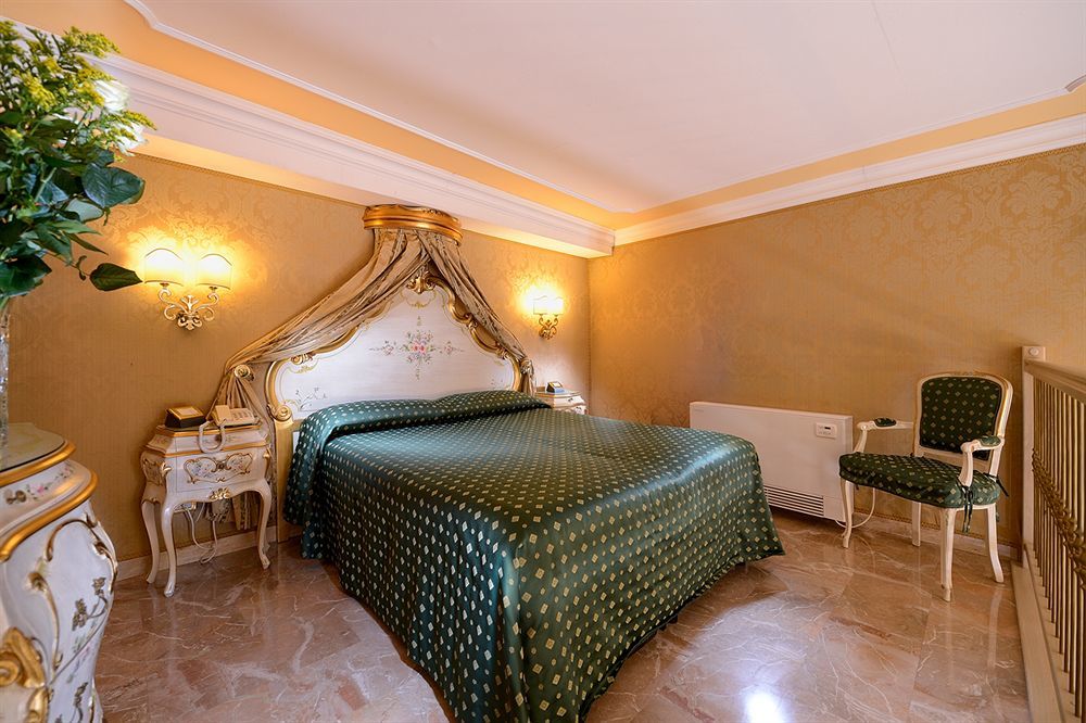 Canaletto Hotel 3*