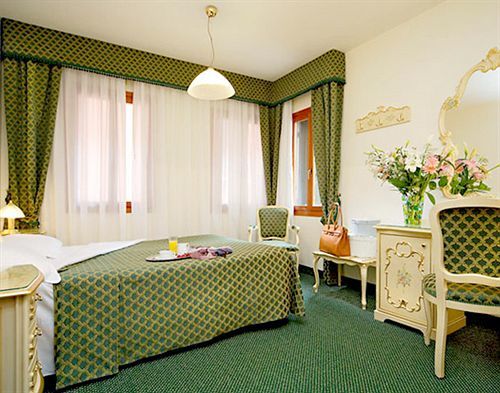 Commercio & Pellegrino Hotel 3*