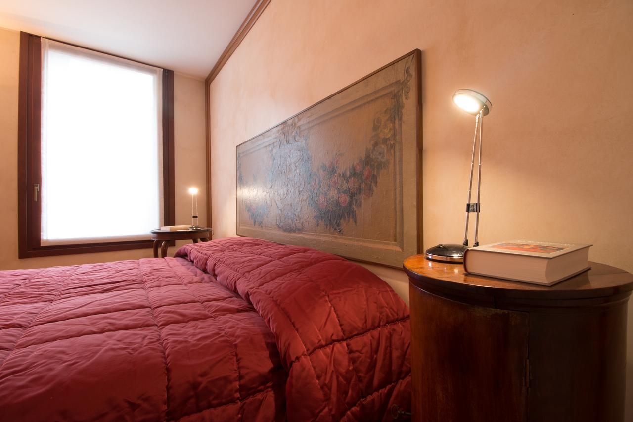 Apartment La Fenice Double Canal View Venedig
