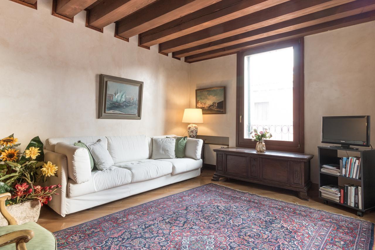 Apartment La Fenice Double Canal View Venedig