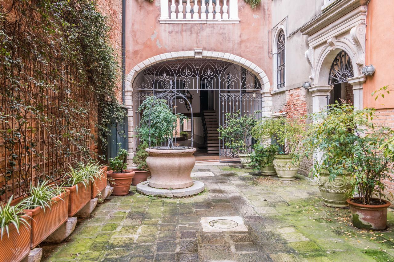 Apartment La Fenice Double Canal View Venedig
