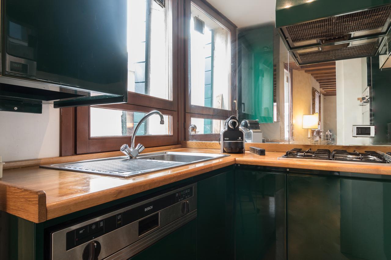 La Fenice Double Canal View Apartment Venedig