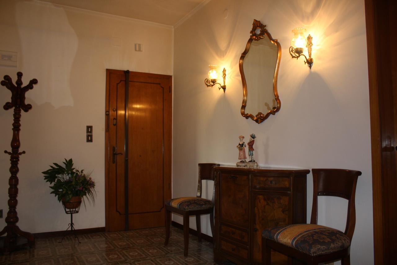 2978b Apartment *
