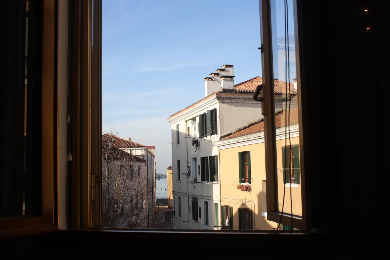 Apartment 2978b *