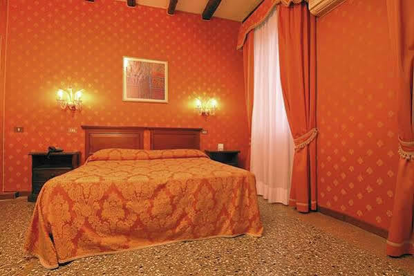 Hotel Rosa 2*