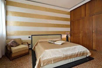 Grand Canal Terrace Hotel