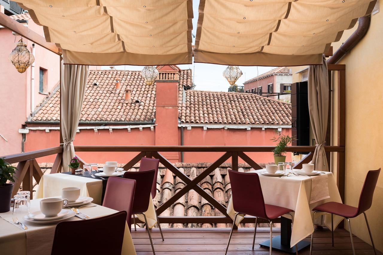 Casin Dei Nobili Couette-café 2*