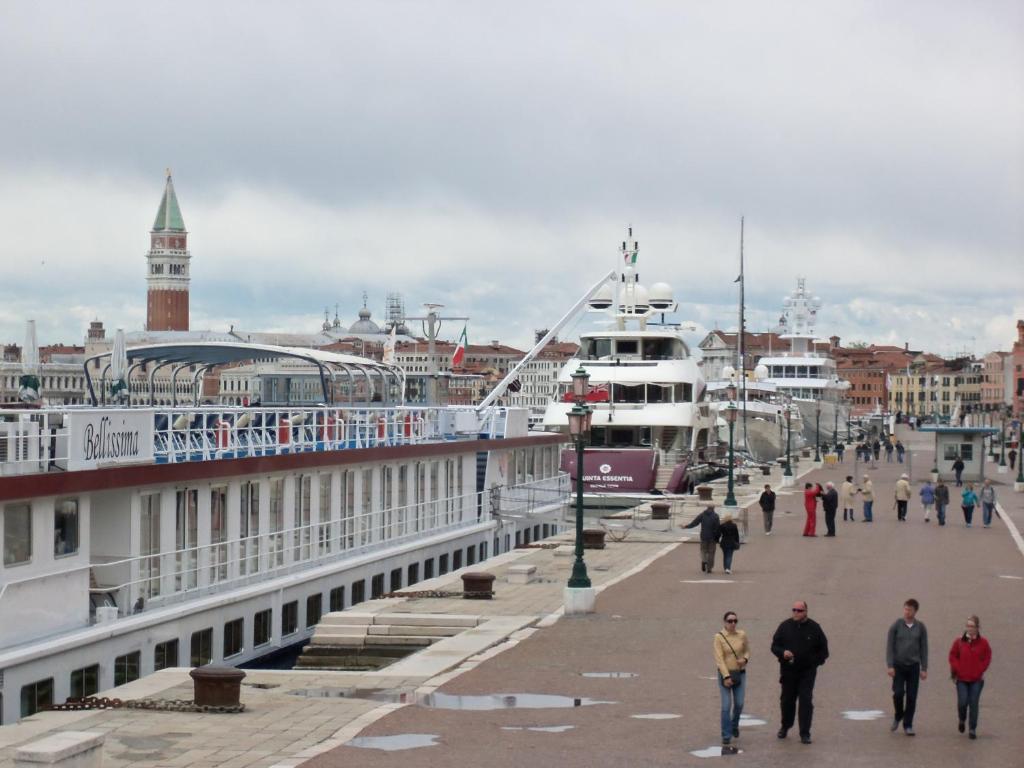 Bed & Breakfast Biennale Venice