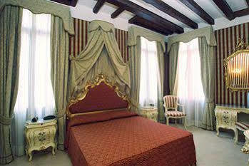 Dimora Dogale Maison d'hôtes 3*
