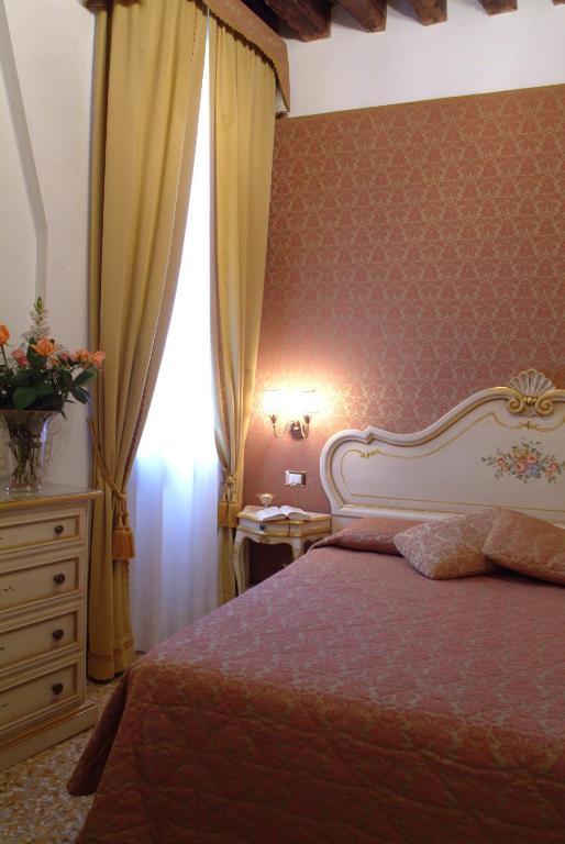 Apostoli Palace Couette-café 3*