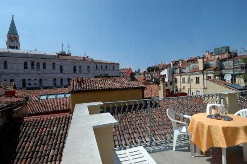 Antigo Trovatore Hotel