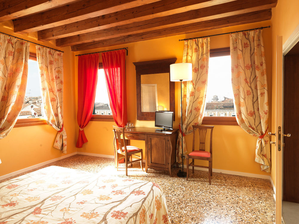 Ai Santi Apostoli 3* Venedig