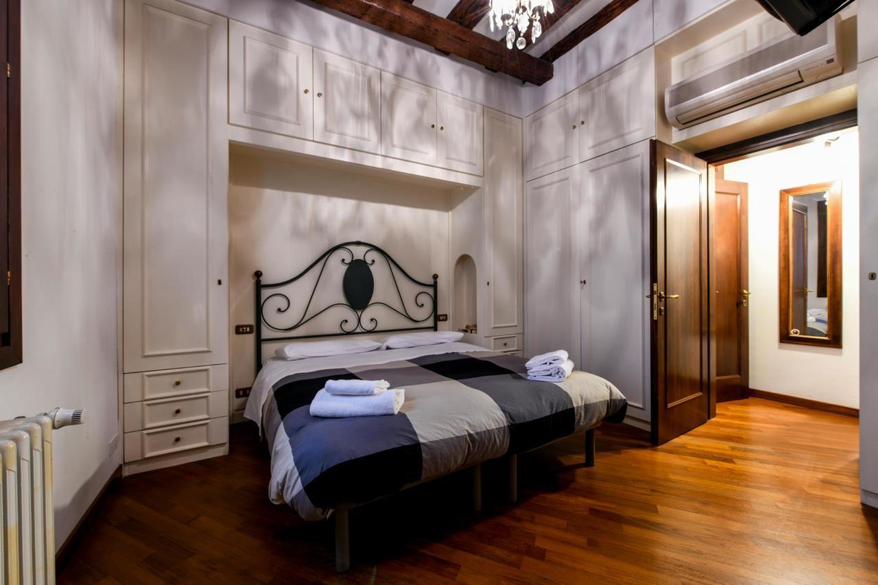 Red Fashion Apartment Venedig