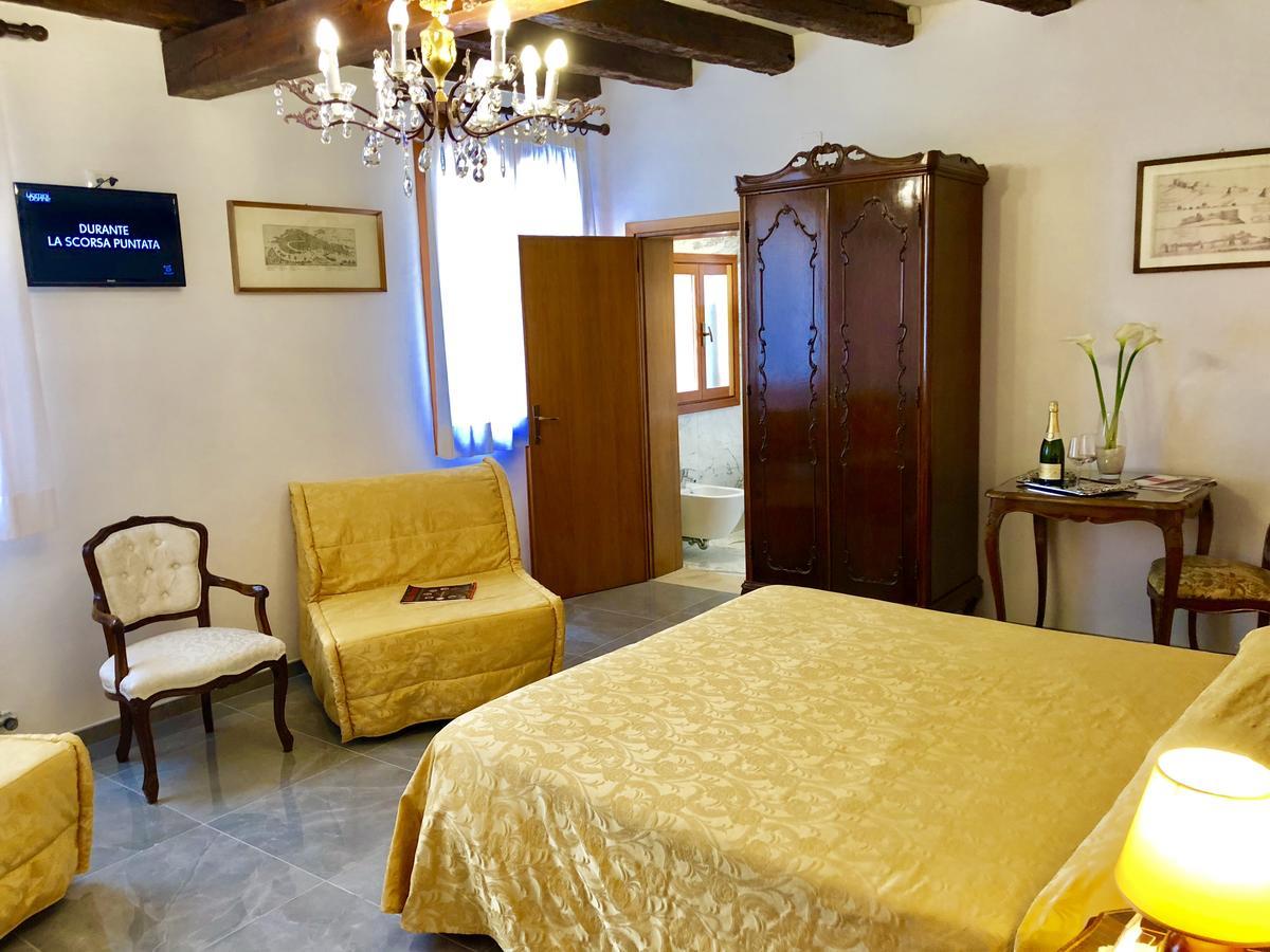 Ariel Silva Hotel 2*