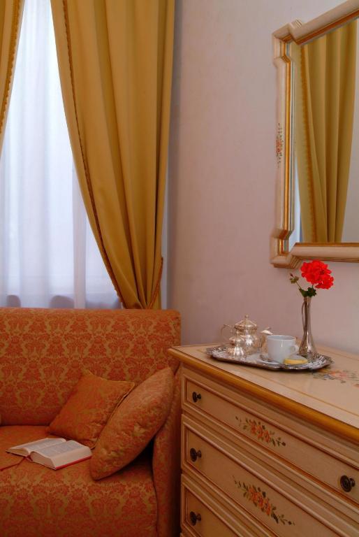 Apostoli Palace