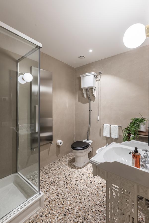 Exquisite Pied-A-Terre With Balcony Apartment Venice