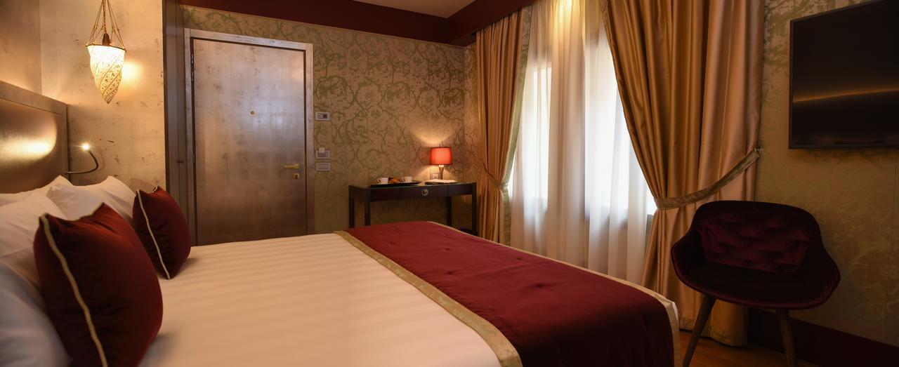 Hotel Santa Croce Boutique 4*