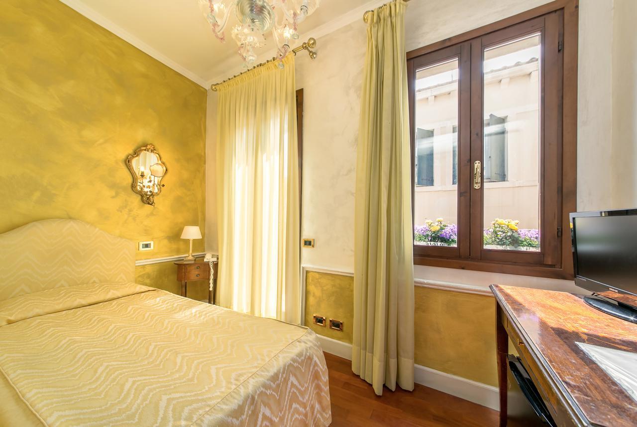 Hotel Pantalon 3*
