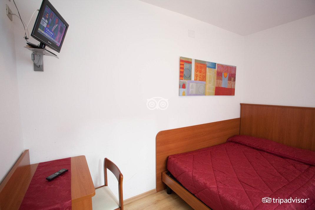 Caprera Hotel 2*