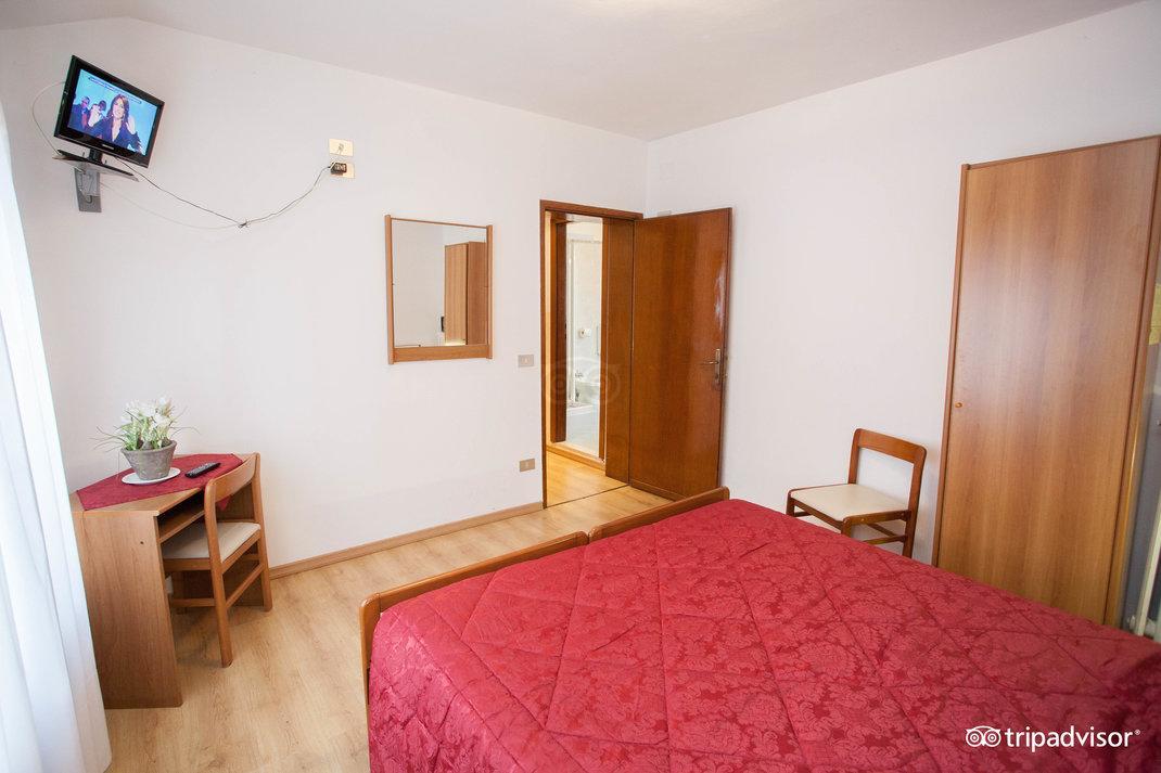 Hotel Caprera 2*