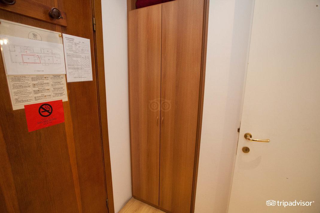 Hotel Caprera 2*