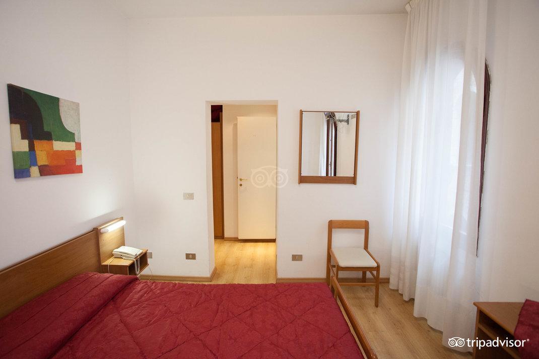 Caprera Hotel 2*