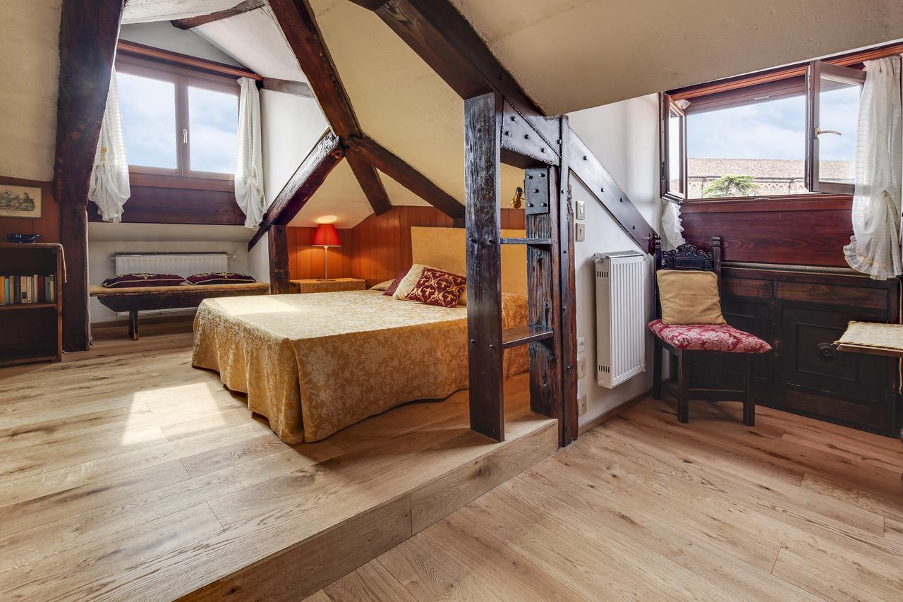 Ca' Badoer Attic Apartment Venedig