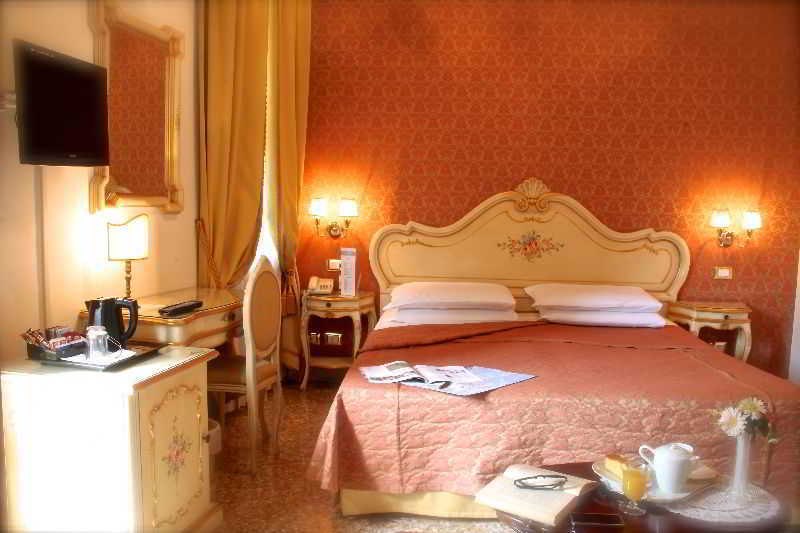 Apostoli Palace Couette-café