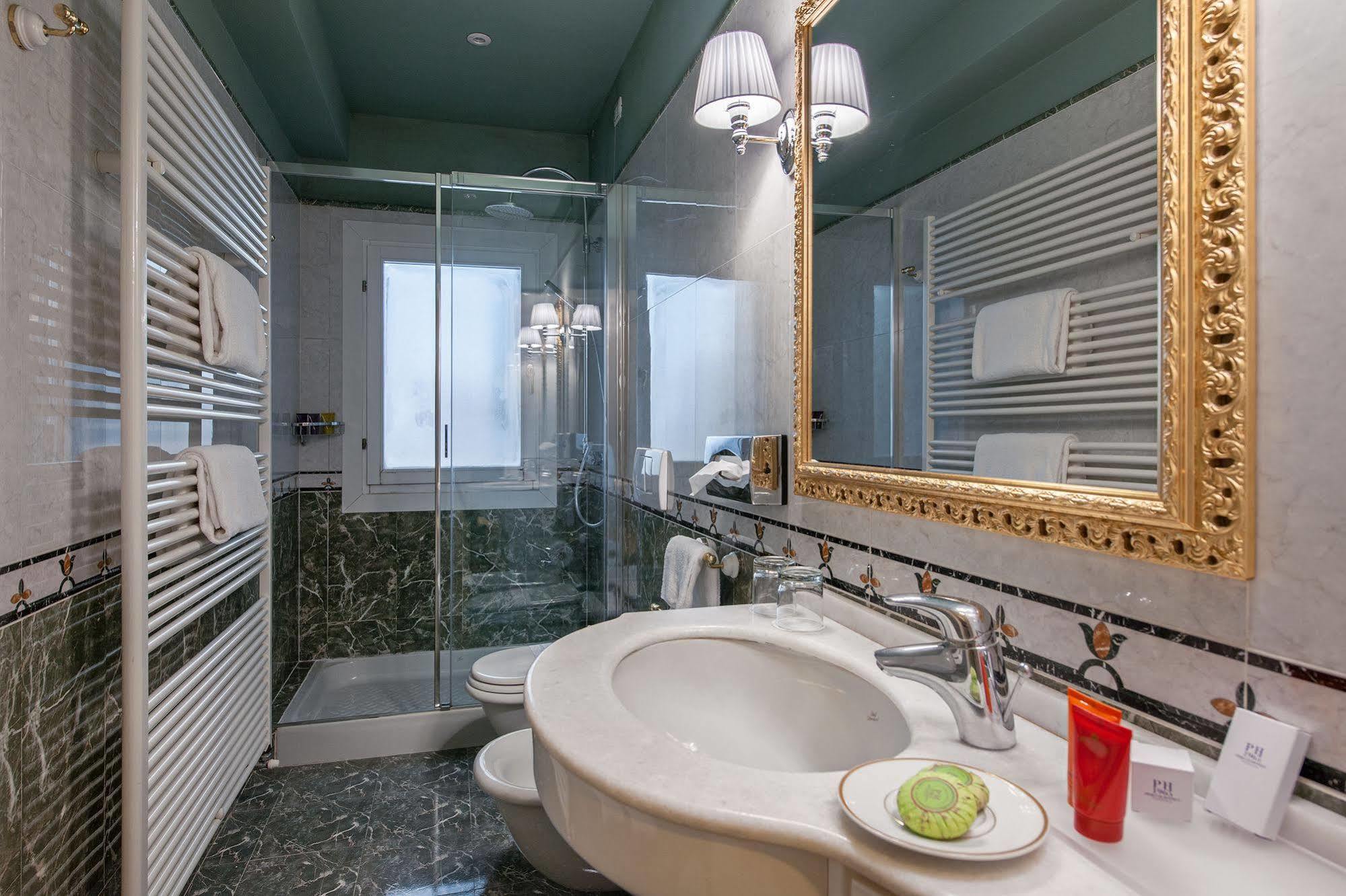 Hotel Al Ponte Antico 4*