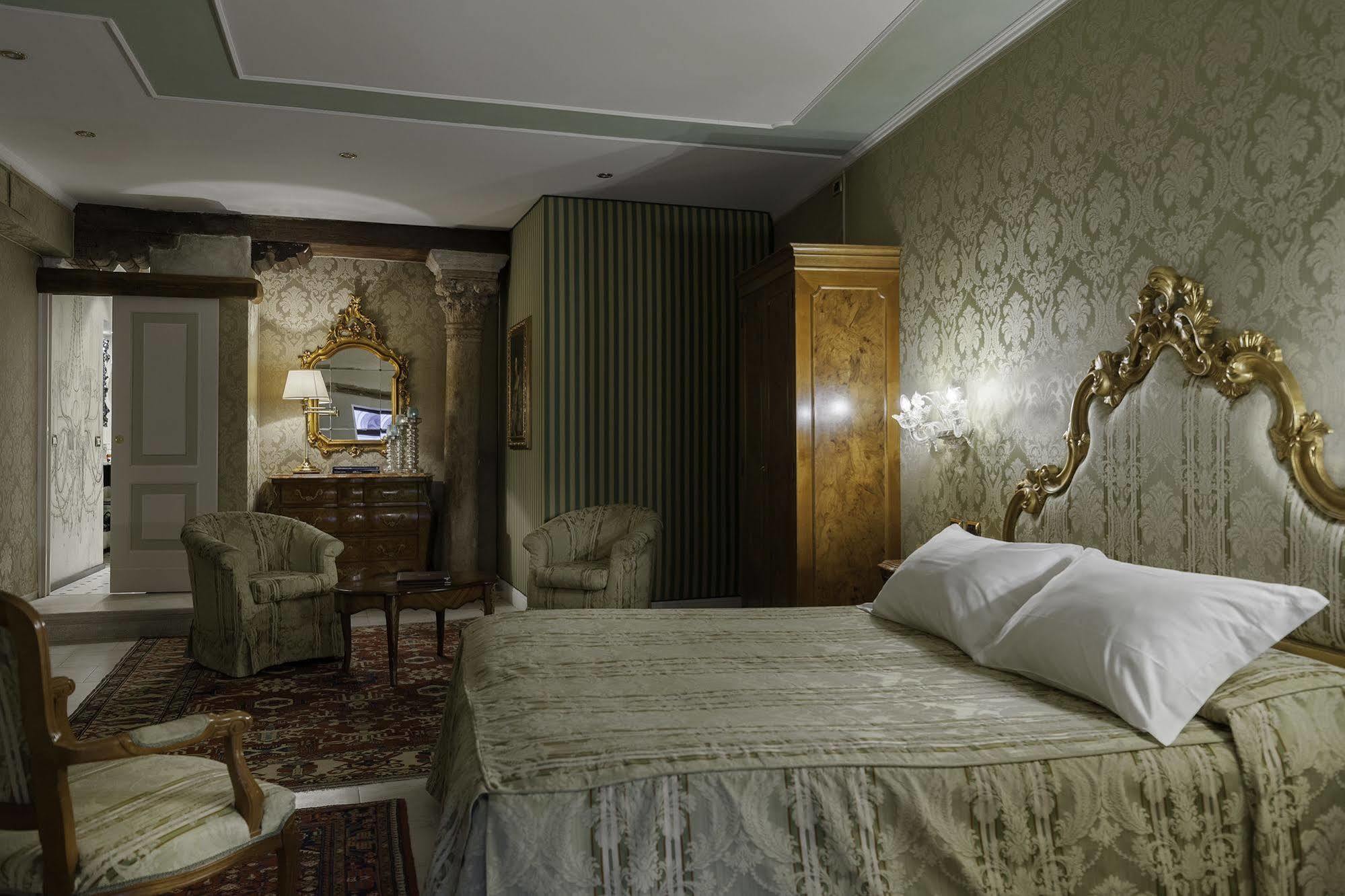 Al Ponte Antico Hotel 4*