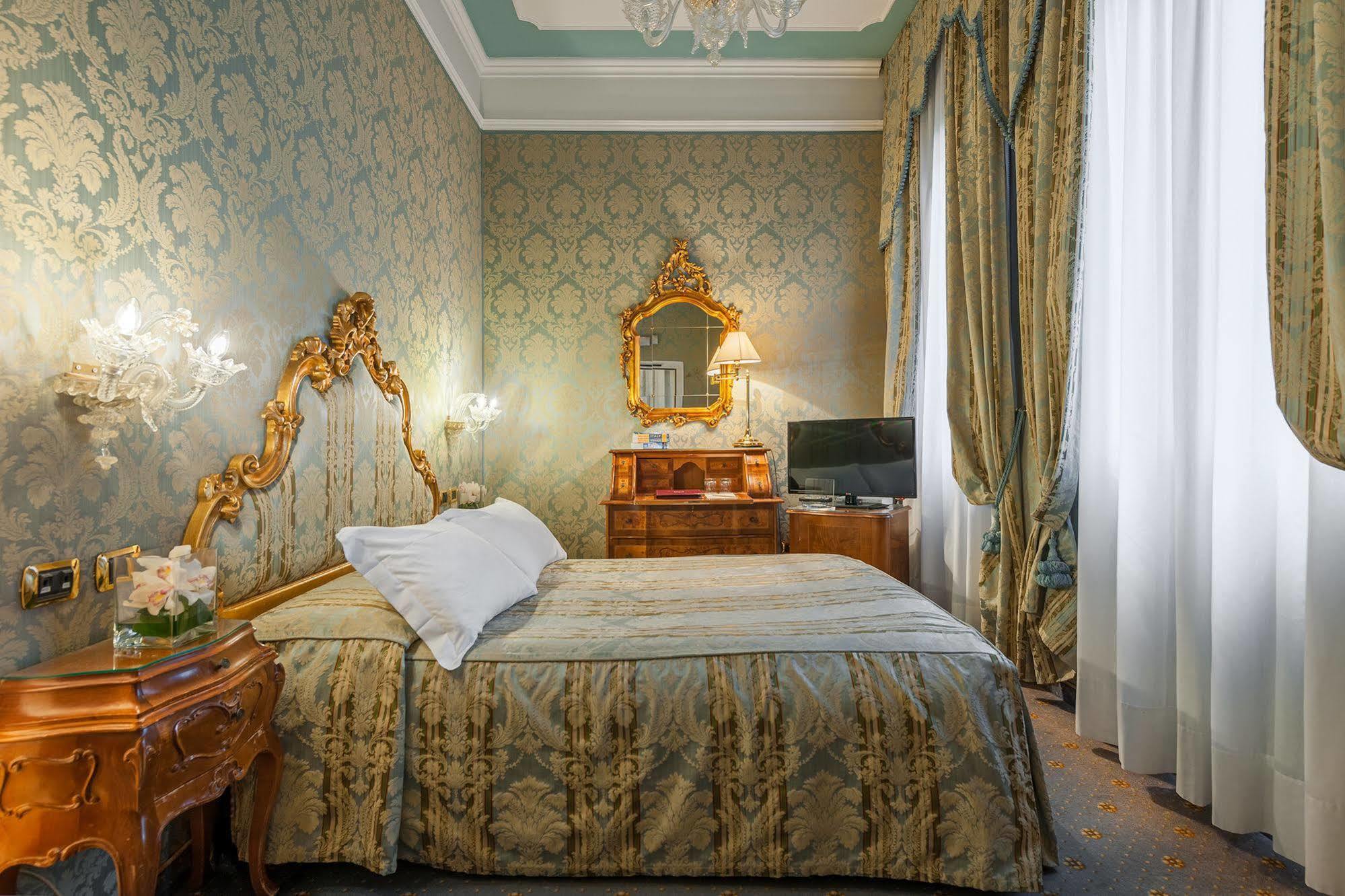 Al Ponte Antico Hotel