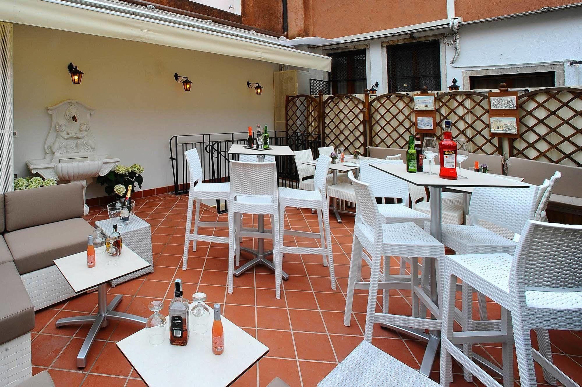 Hotel Fontana 3*