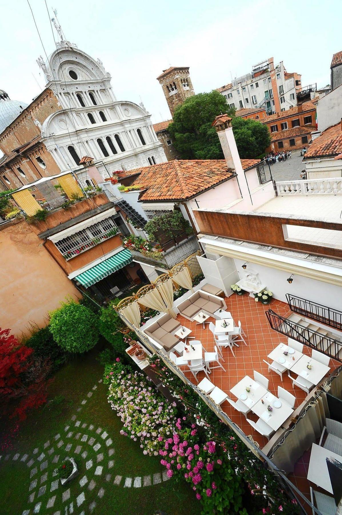 Fontana Hotel 3*