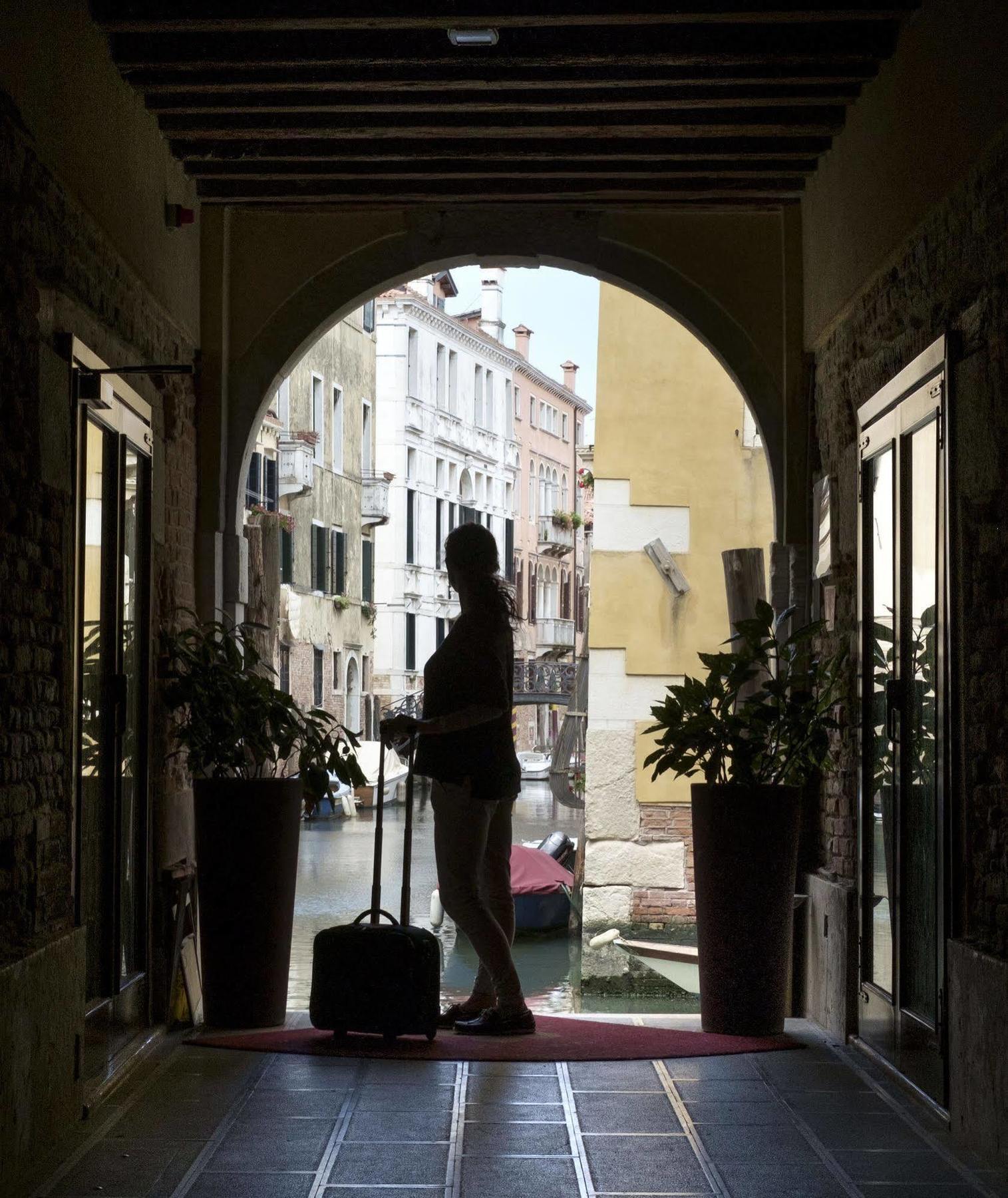 Ca' D'oro Hotel
