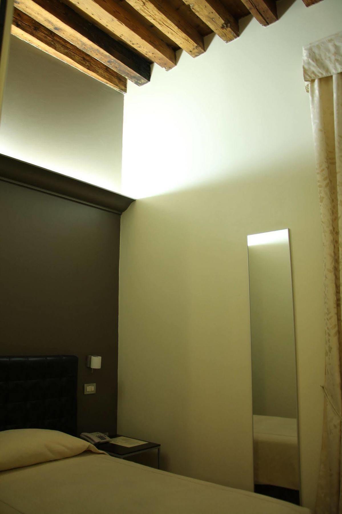 Al Tiepolo Hotel Venedig